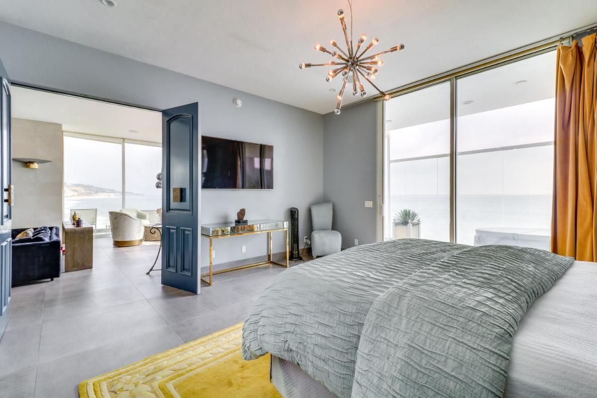 Oceanfront Apartment in Malibu with Beach Access! - Housity