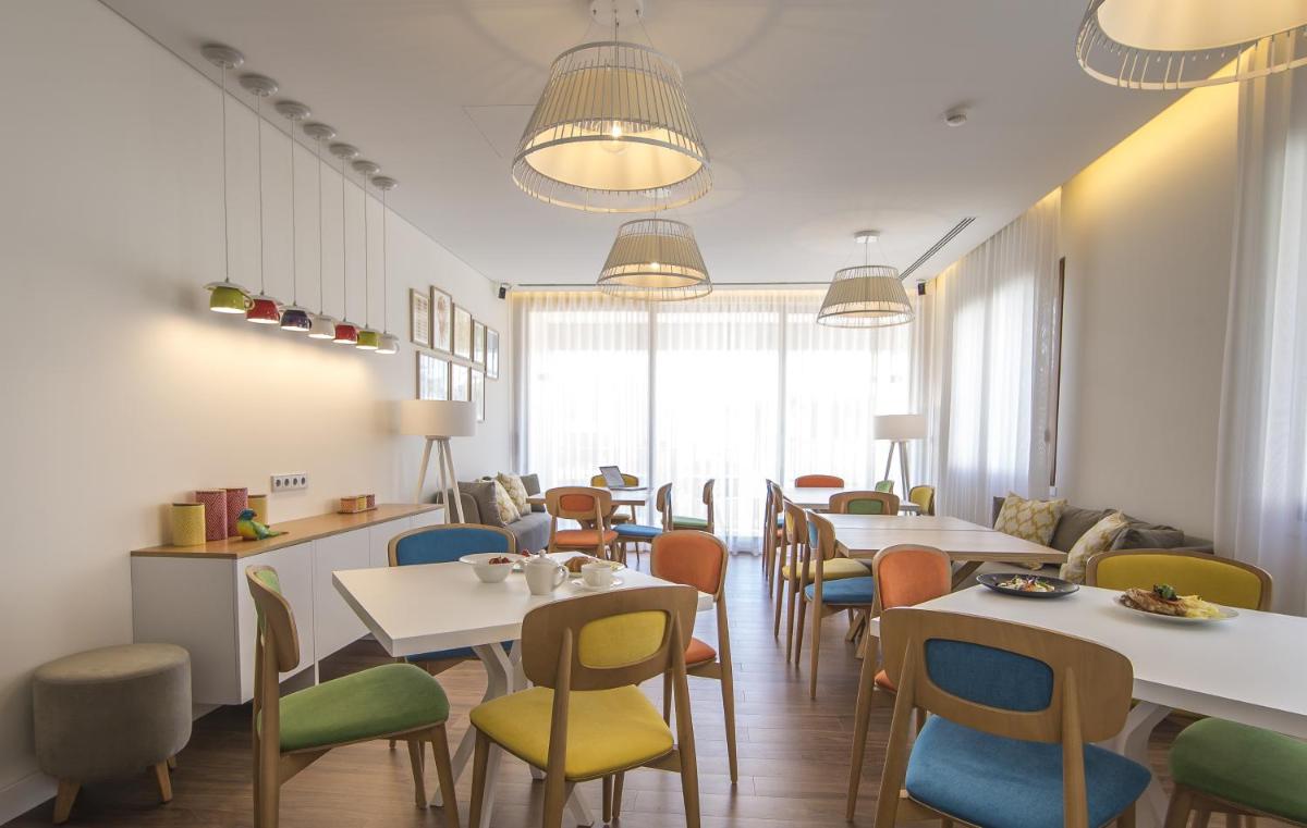 Somewhere - Estoril Guesthouse - Housity