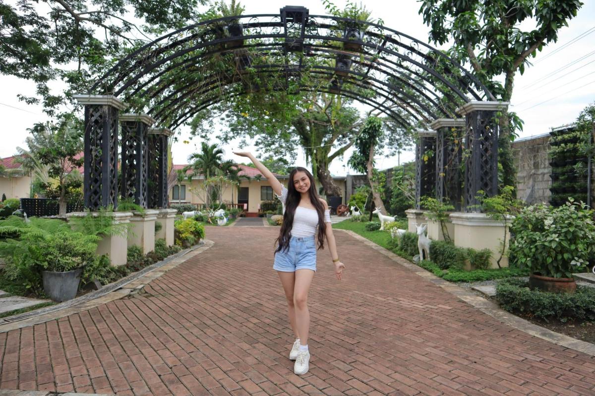 Farm One Garden Resort - Housity