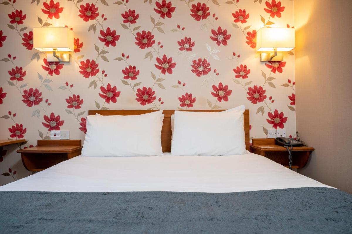 Bridge Inn - Housity
