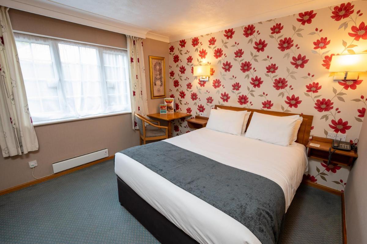Bridge Inn - Housity
