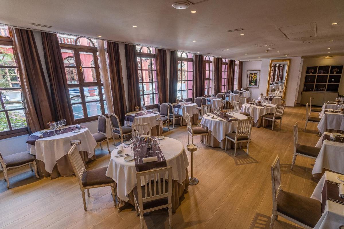 Un restaurante o sitio para comer en Hotel Blancafort Spa Termal