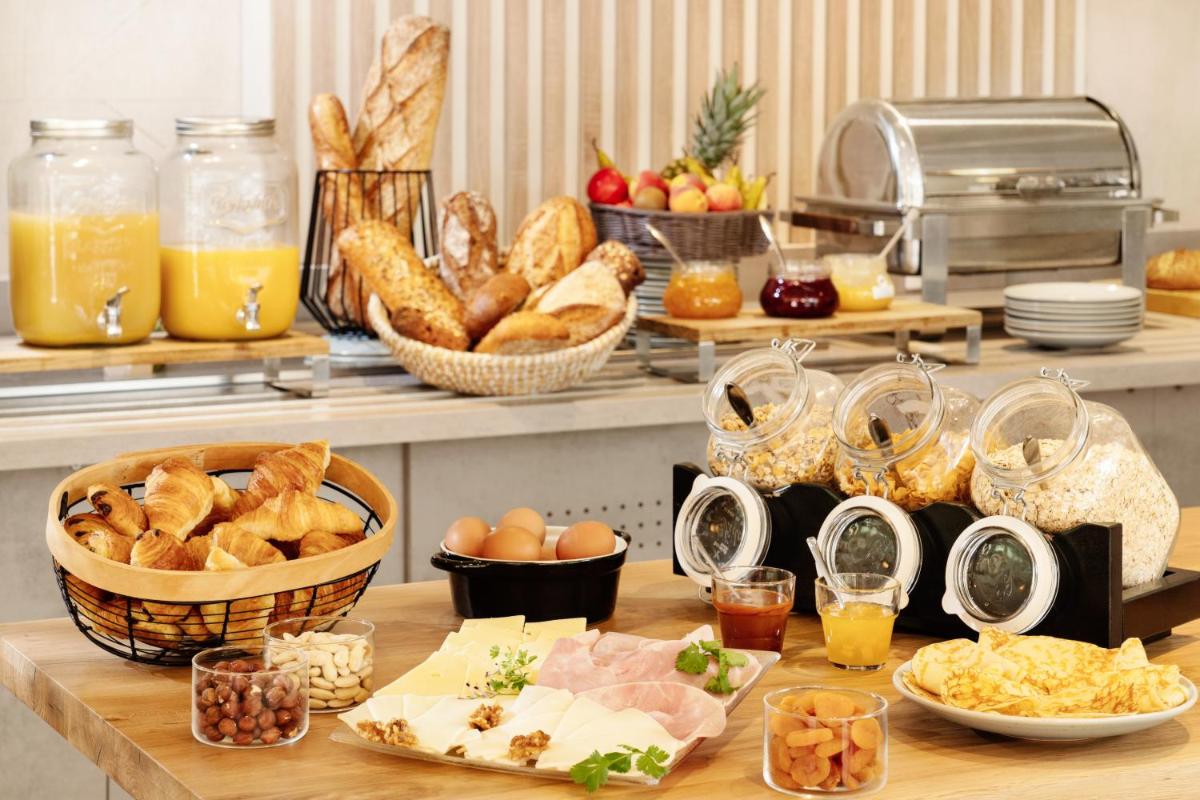 Nourriture dans l'hôtel ou à proximité