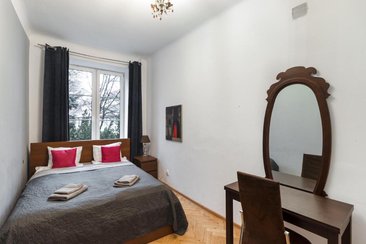 Suitetrails - Golden Apartments Warsaw - Huge Comfortable 4 Bedrooms Apartment - Old Town - Freta