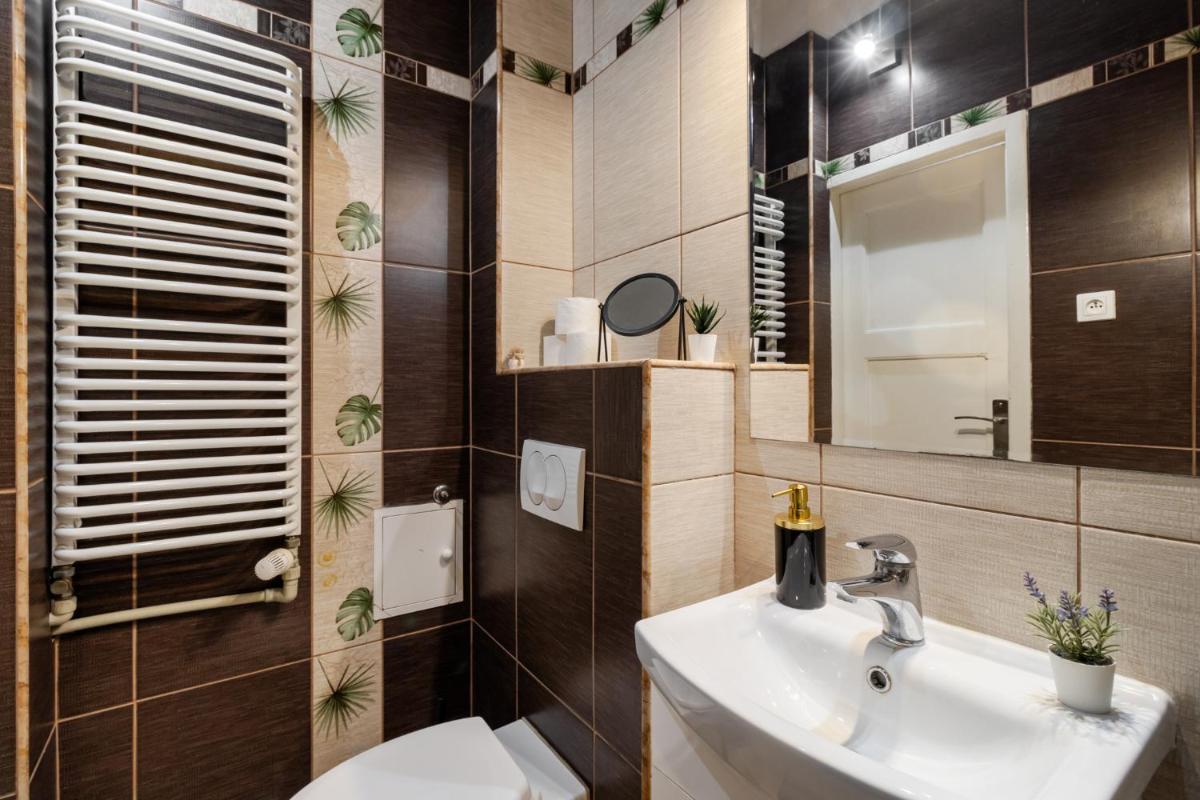 Suitetrails - Golden Apartments Warsaw - Huge Comfortable 4 Bedrooms Apartment - Old Town - Freta