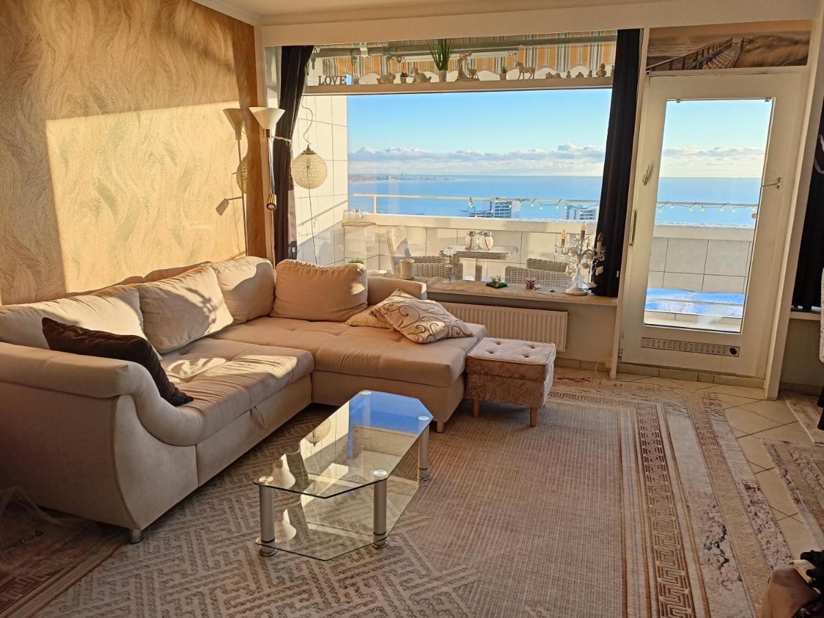 Wohnung mit traumhaftem Meerblick und Schwimmbad - Housity