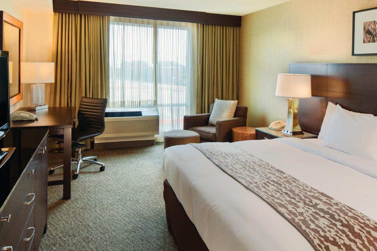 DoubleTree by Hilton Hotel Boston Bayside - Housity