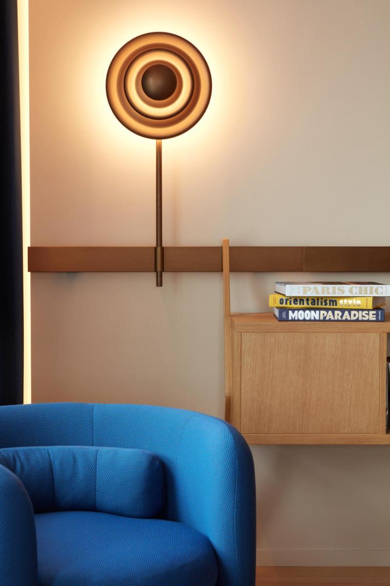 Coin salon dans l'établissement SO/ Paris Hotel