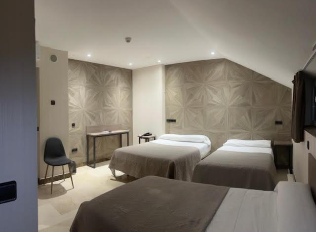 Hotel Ciudad de Fuenlabrada - Housity