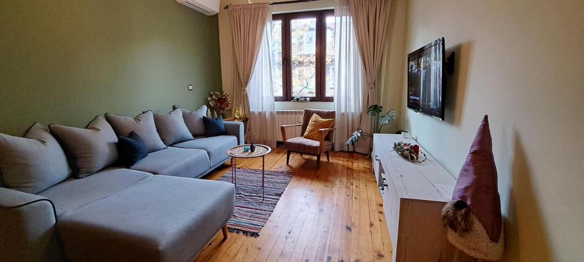 Suitetrails - Top Central 2 Bedroom Apartment next to NDK