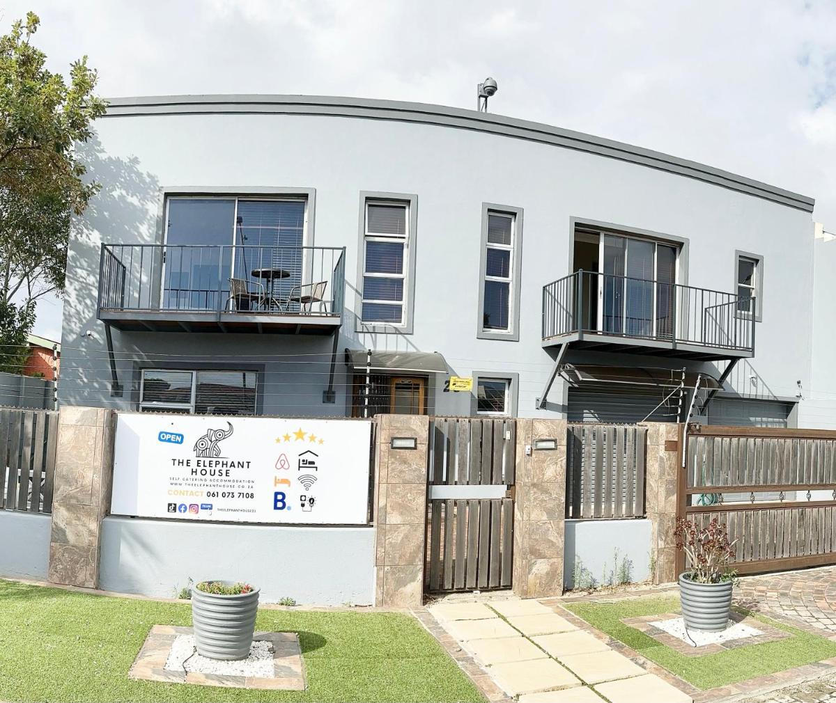 The Elephant House - Housity