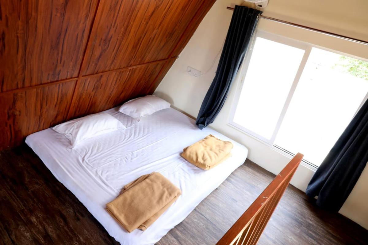 GR8 HILL POOL VILLAS - Housity