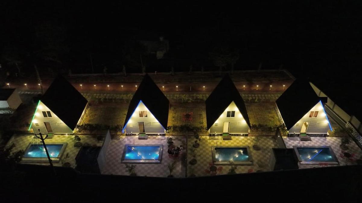 GR8 HILL POOL VILLAS - Housity