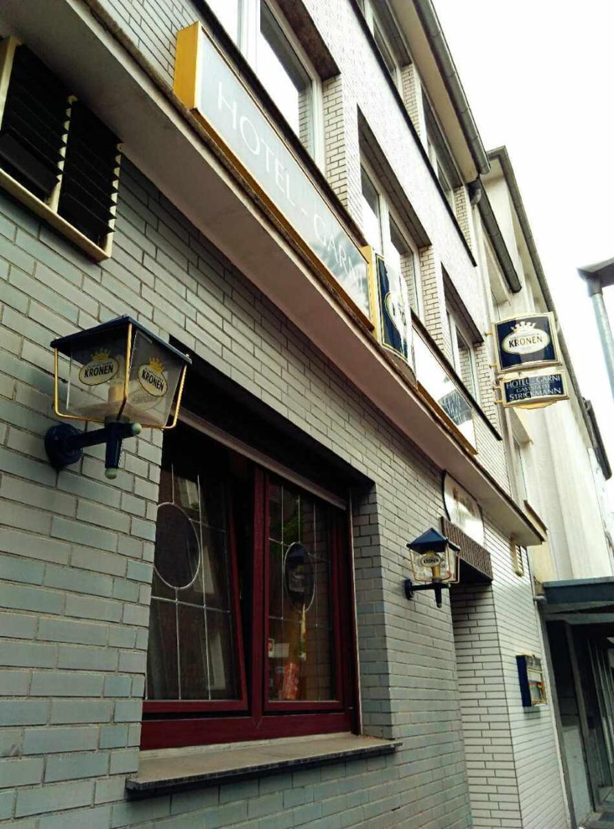 Hotel Yans - Housity