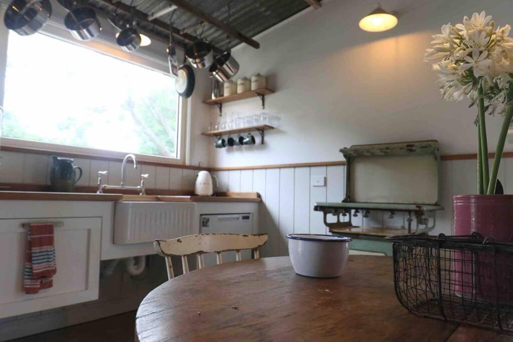 The Pottery Shed - Housity