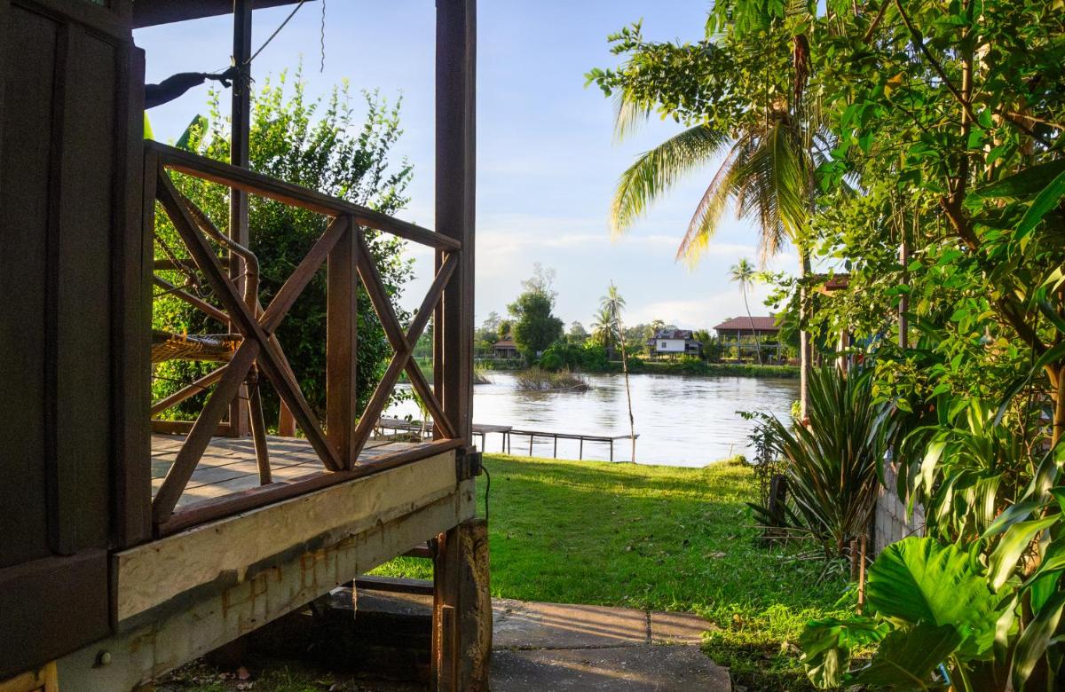 Lao Long Riverside and Budget Garden Guesthouse - Housity