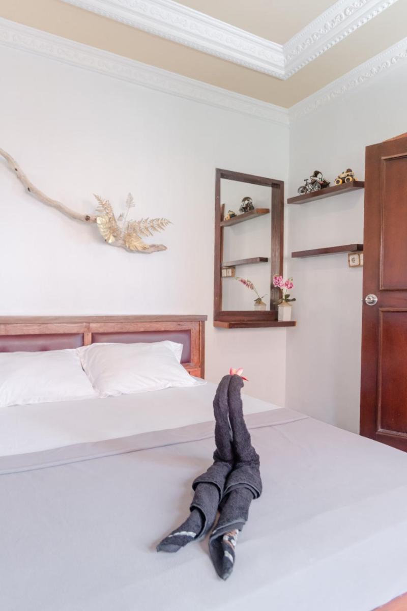 Pigeon Mandala Apartments & Resto - Housity