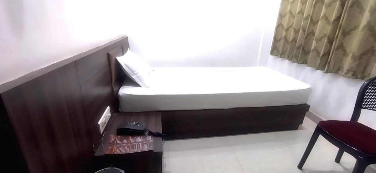 HOTEL ASHROY - Housity