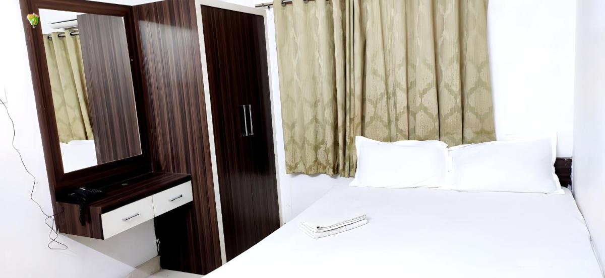 HOTEL ASHROY - Housity