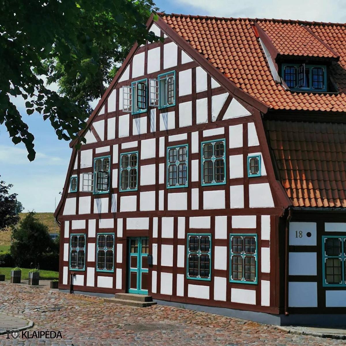 Heritage House - Housity