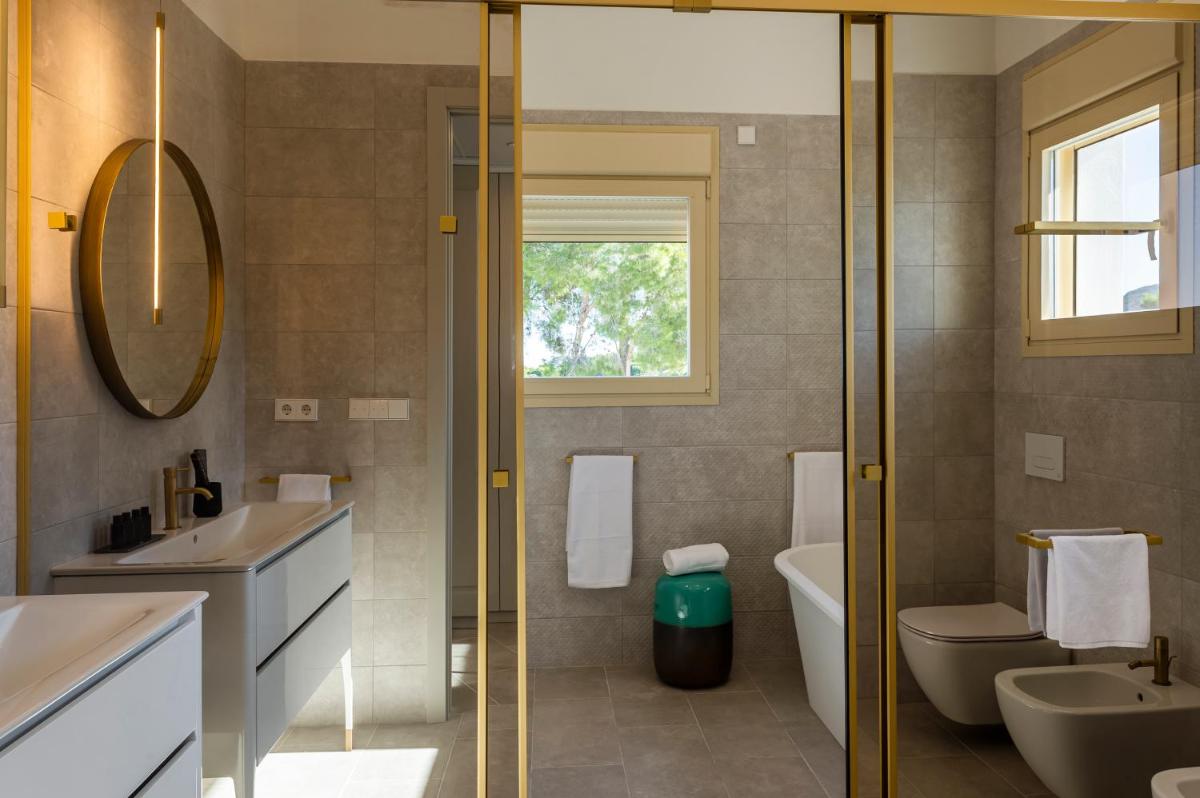 Un baño de Dionis Boutique Hotel & Spa