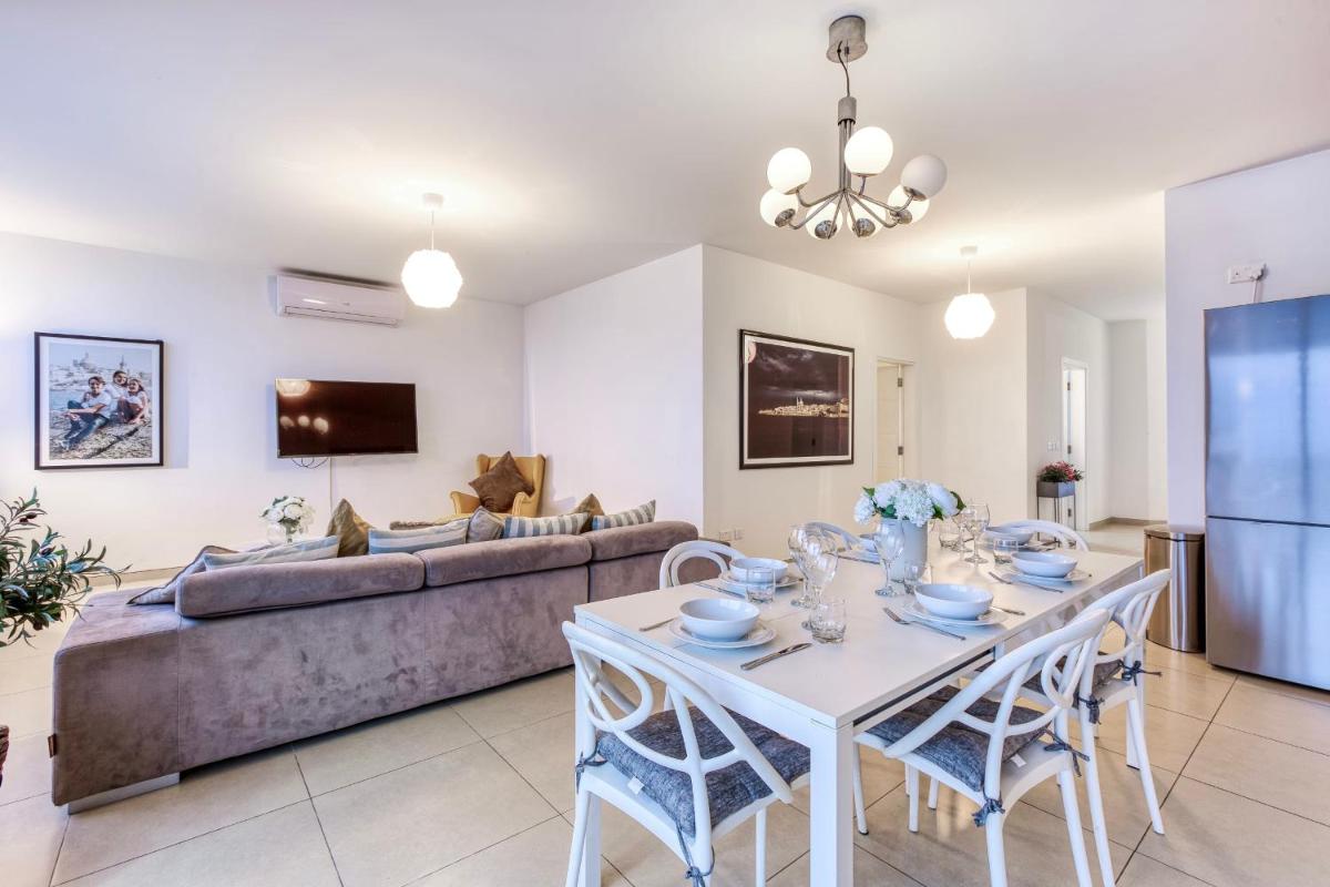 Pool Penthouse-Hosted by Sweetstay - Housity