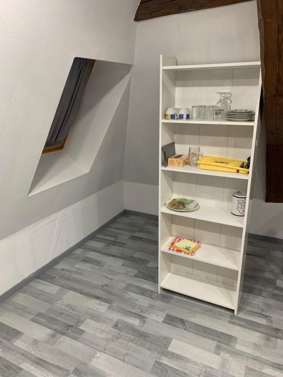 Chambre rustique avec double lit et sa salle de bain privée - Housity