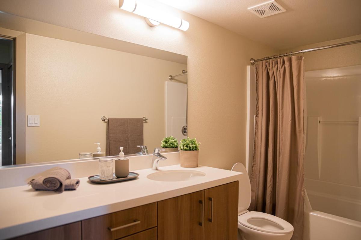 Suitetrails - Luxurious Apartment With The Marina View