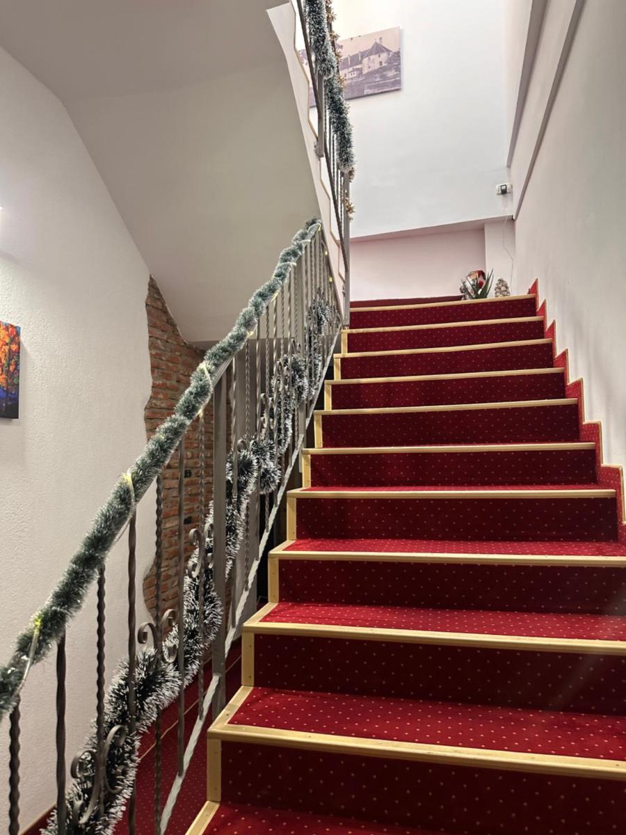 Pensiunea SADA - Housity