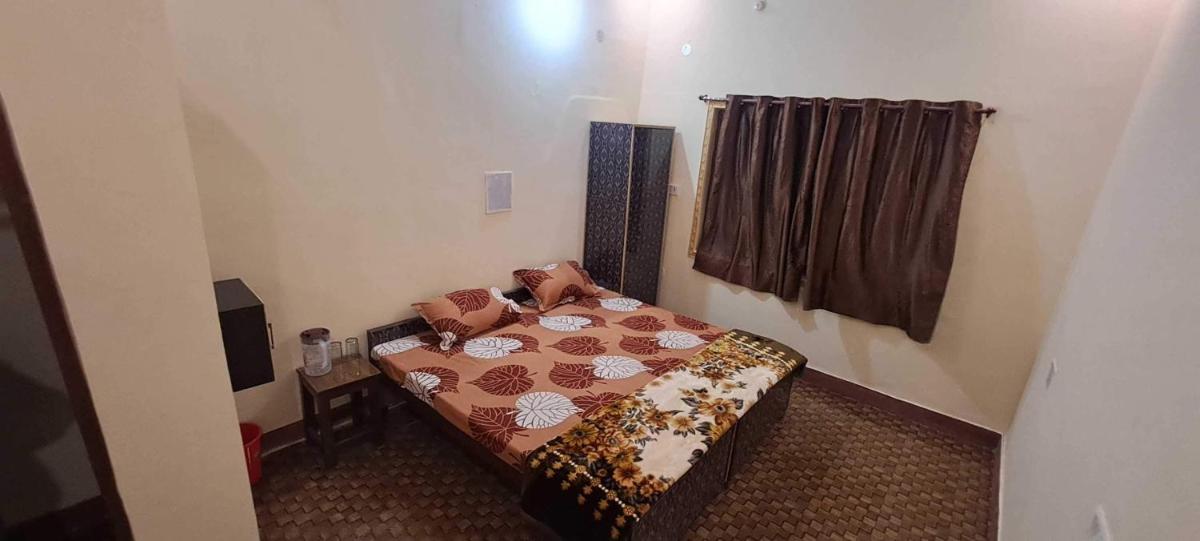 OYO Hotel Vinayak In - Housity