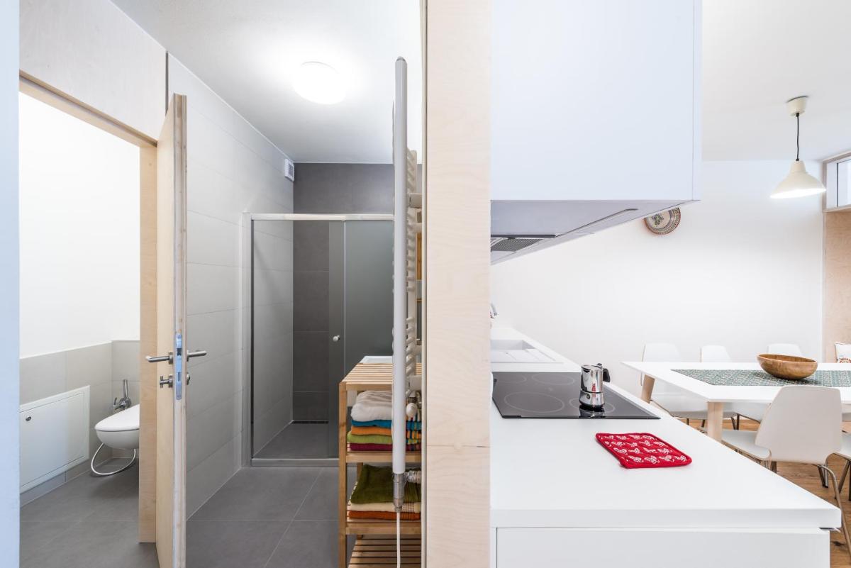 Castle Wall Apartment - Housity