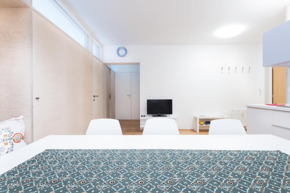 Suitetrails - Castle Wall Apartment