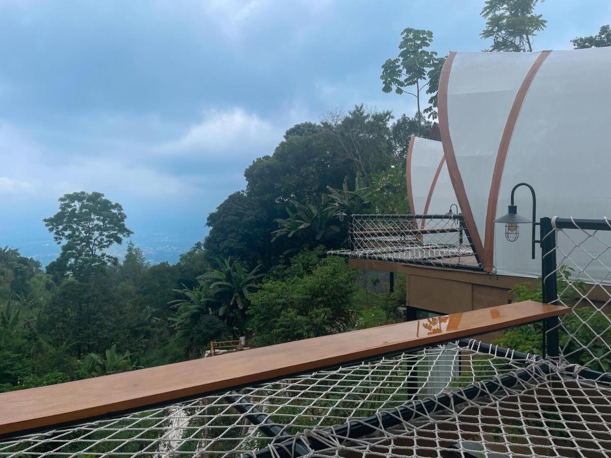 Selayang Olivehill - Kemewahan Glamping di Hutan - Housity