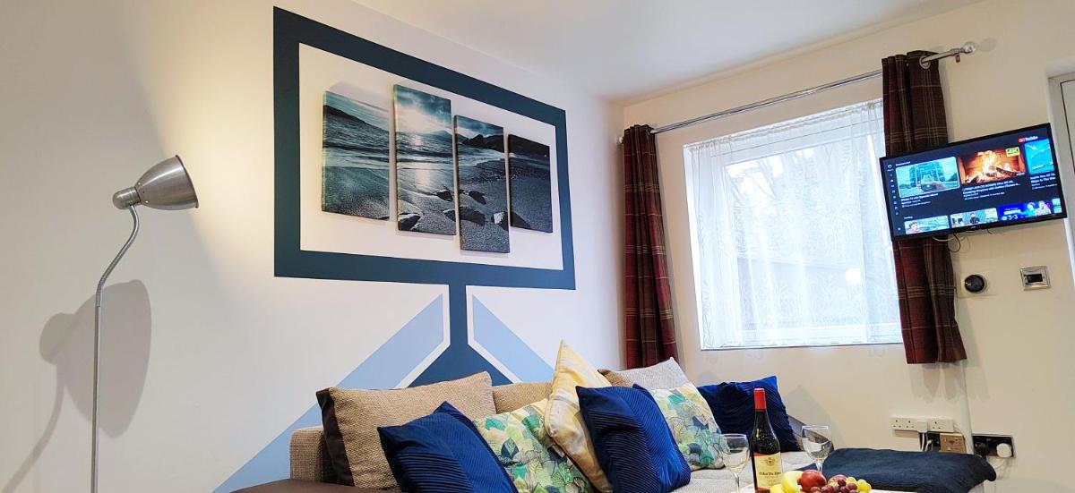 Epicsa - Family & Corporate Stay MEWS APARTMENTS with FREE parking - Housity