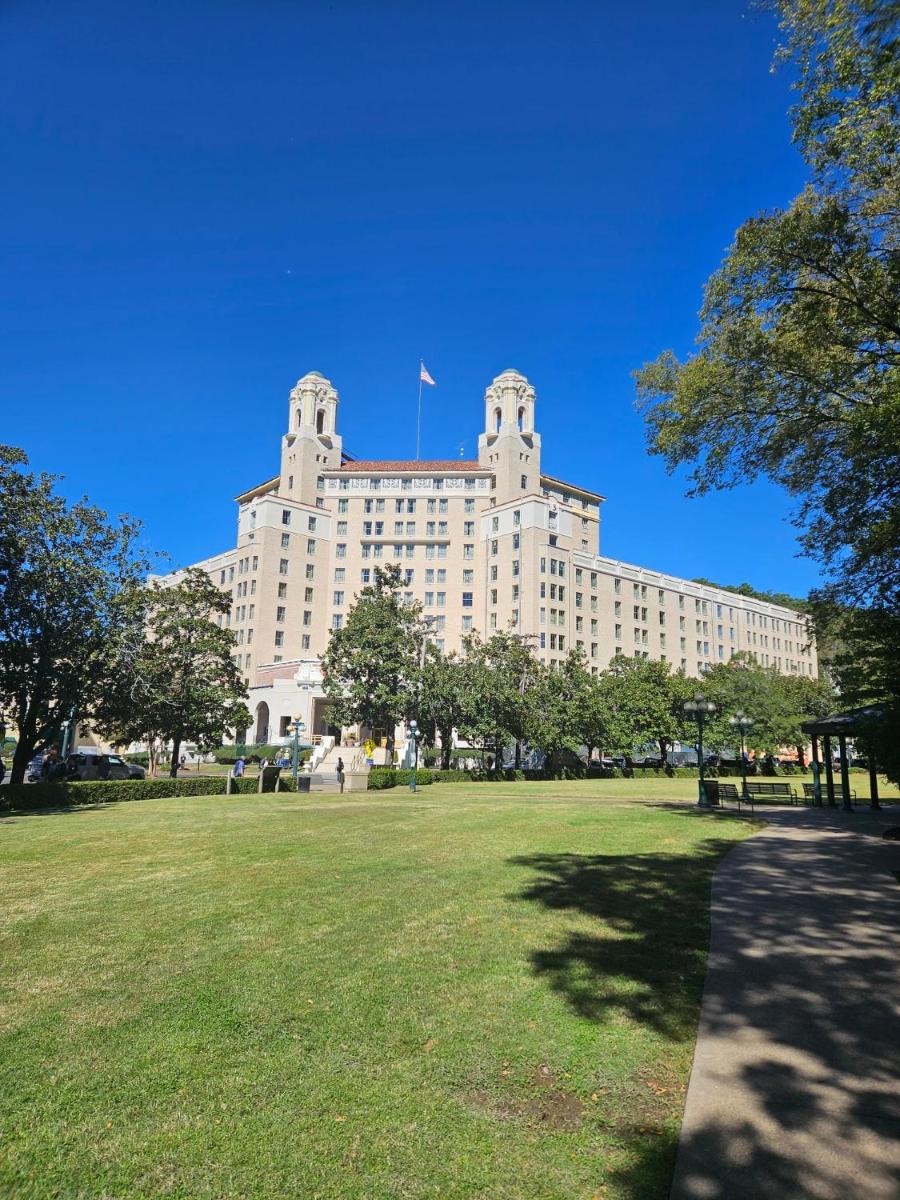 Arlington Resort Hotel & Spa - Housity