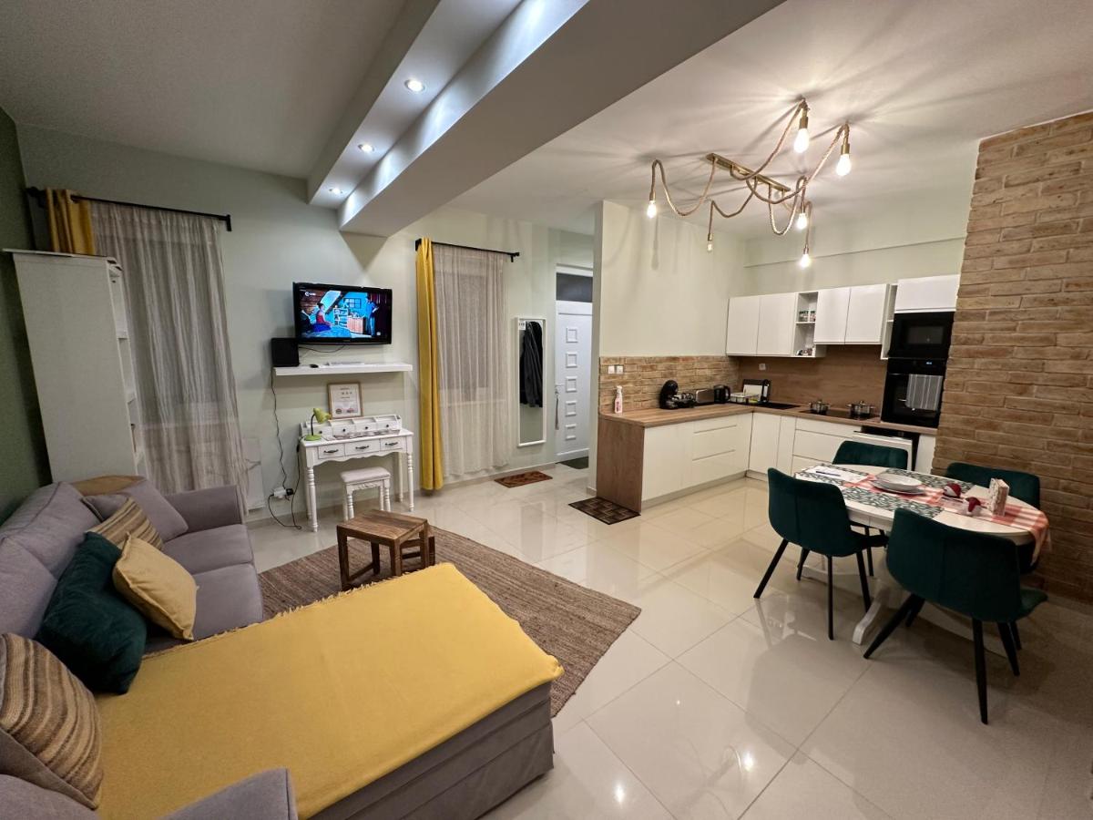 Travel Studio - Housity