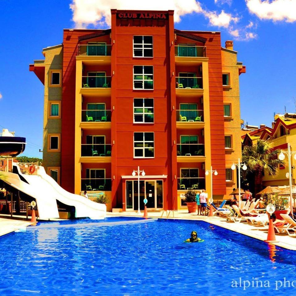 Club Alpina - Housity