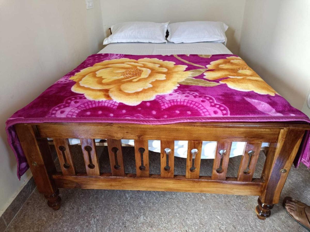 OYO 8206 K J Residency - Housity
