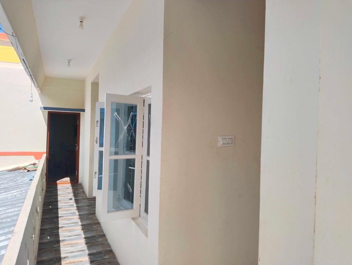 OYO 8206 K J Residency - Housity