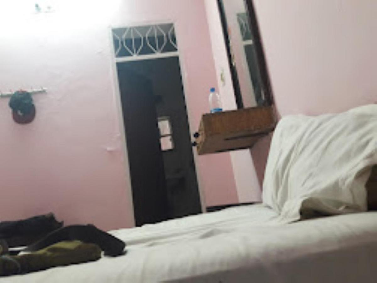 Hotel Yogi Lodge , Khajuraho - Housity