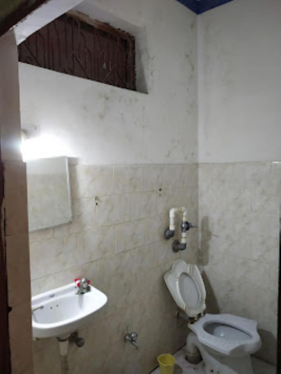 Hotel Yogi Lodge , Khajuraho - Housity