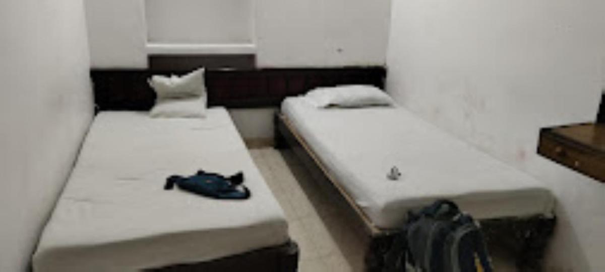 Hotel Yogi Lodge , Khajuraho - Housity