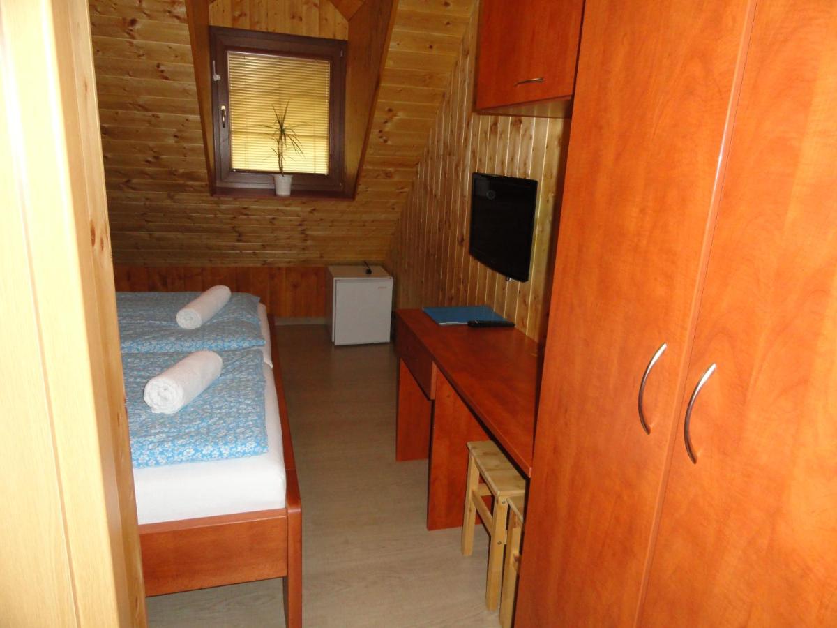 Penzion Žumberk - Housity