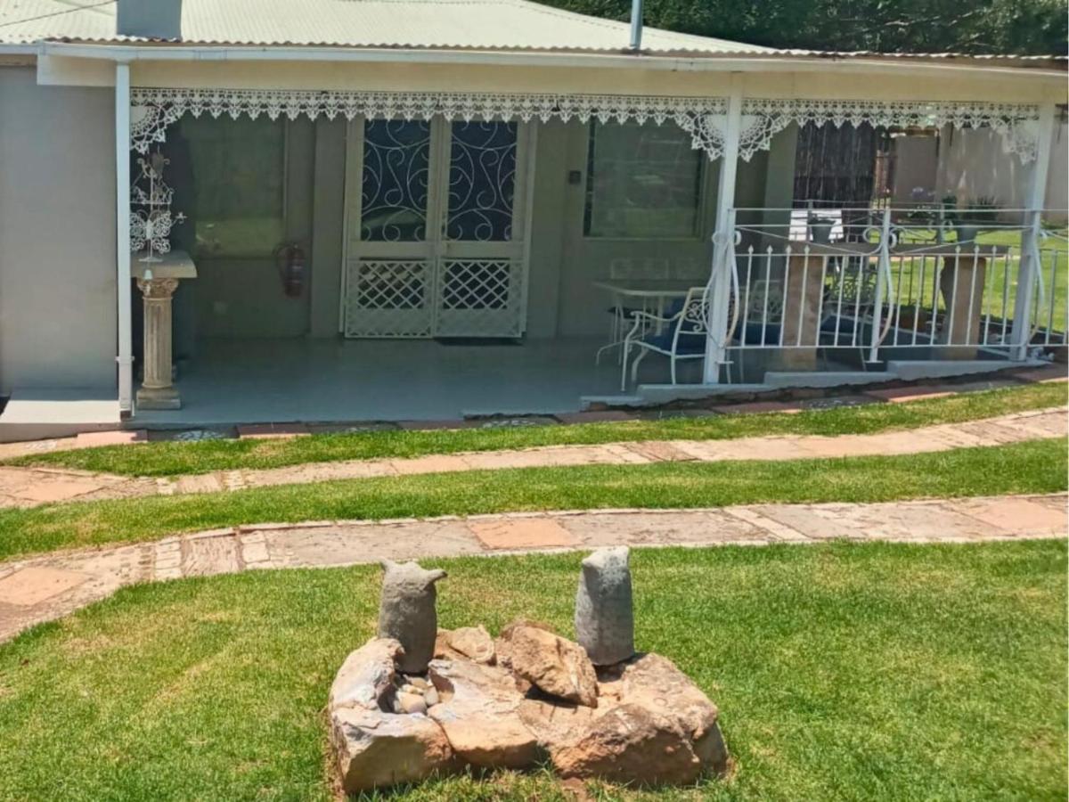 The Browns' - Cottage Suites - Housity