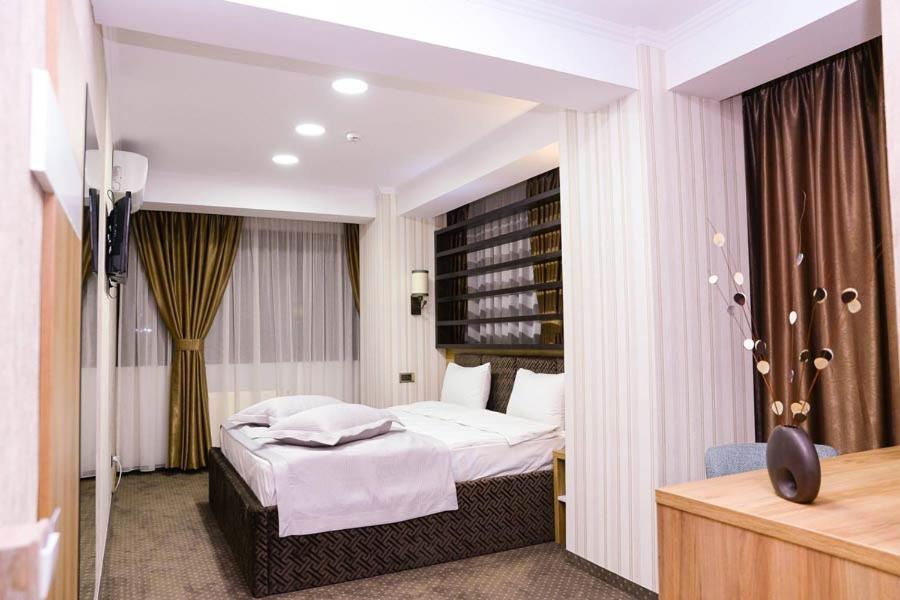 Hotel Ildis - Housity