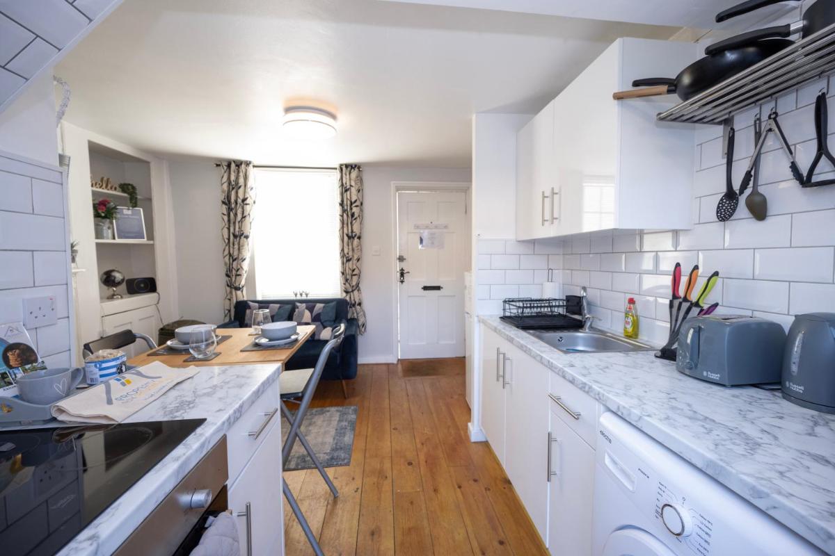 The Little Marlowe - 1 Bed City Centre Cottage - Housity