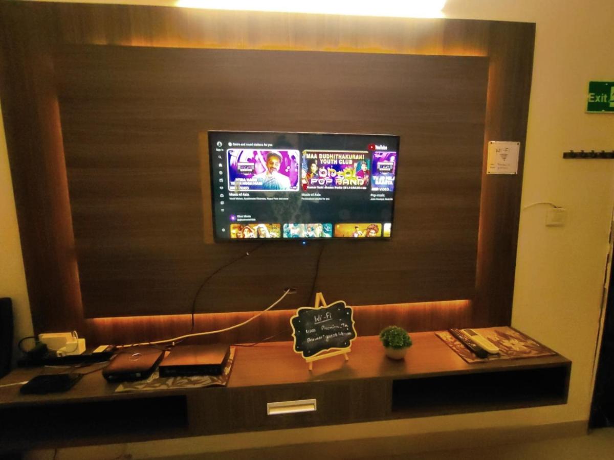 Little Woods Family Stay On Manali Expressway - Housity