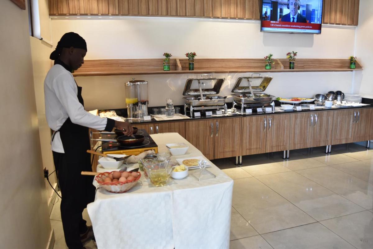Millennium Terrace Hotel - Housity