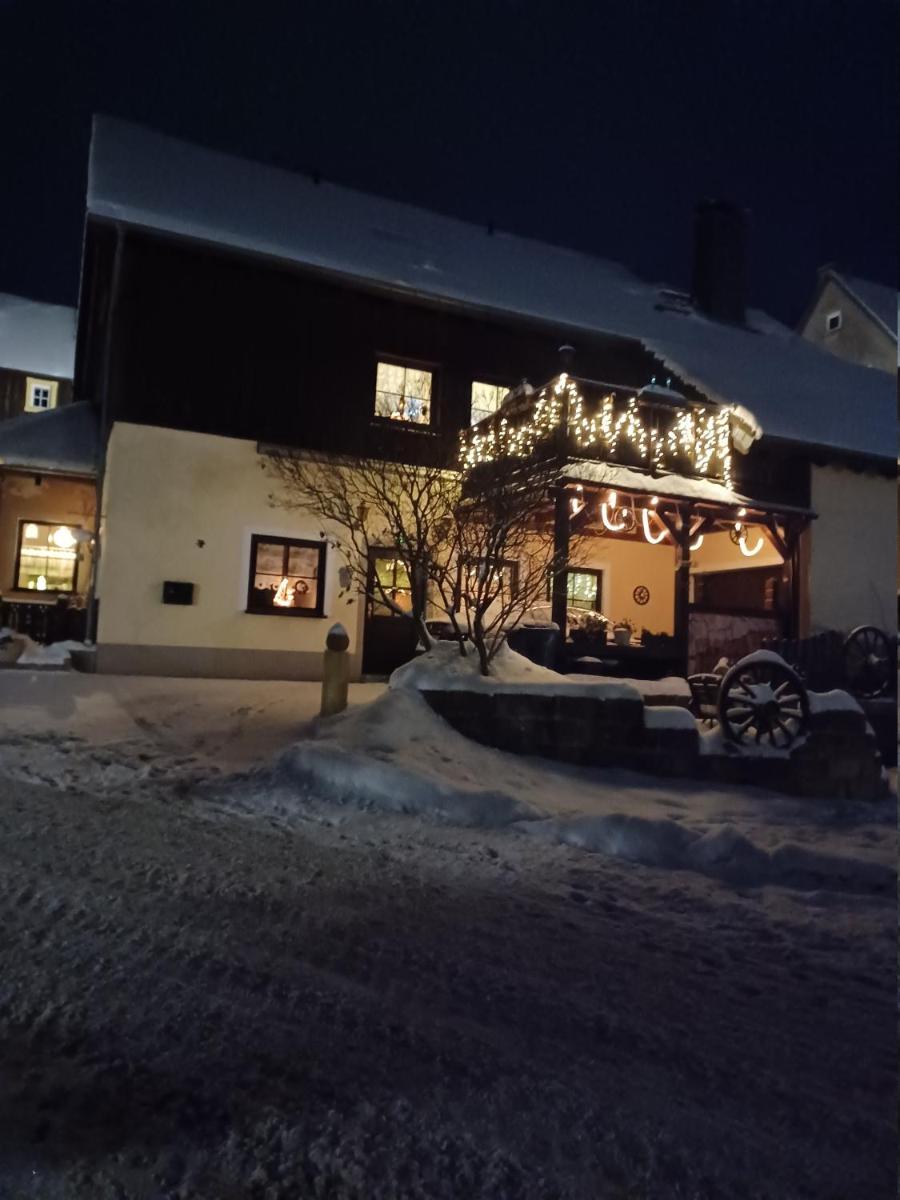 Ferienwohnung am Schloss Lauenstein im Erzgebirge - Housity