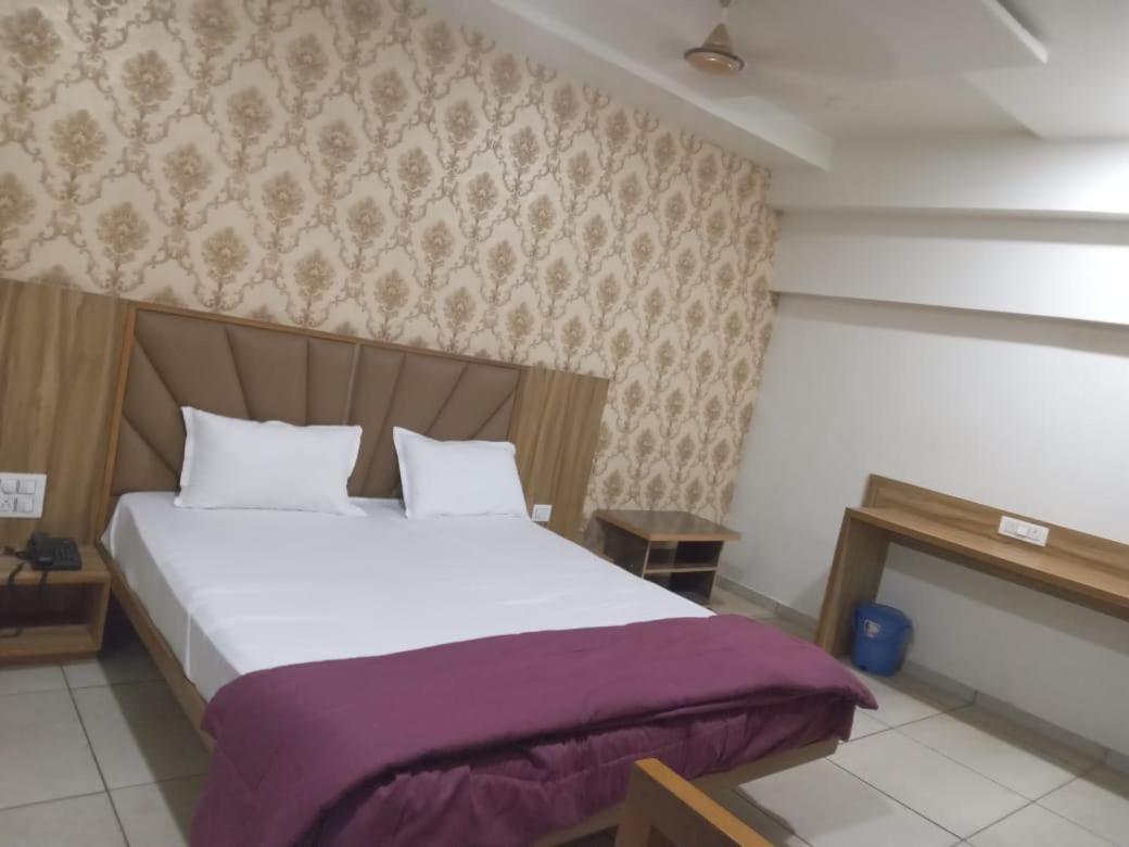 Motimahal Restaurant & Hotel Midtown - Housity